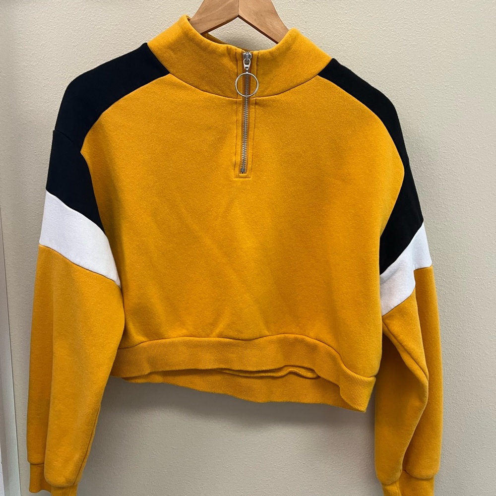 H&M Divided Crop Sweater